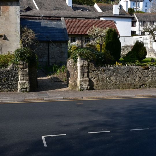 Wall And Gate Piers Immediately South Of Starre House And Cottage