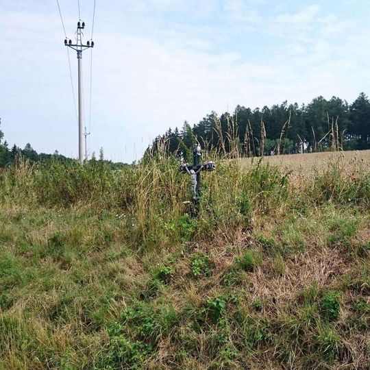 Kříž východně od Jiter