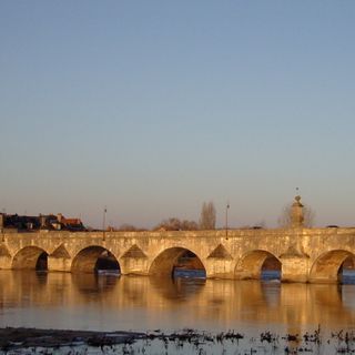 Grand pont sur la Loire à La Charité-sur-Loire
