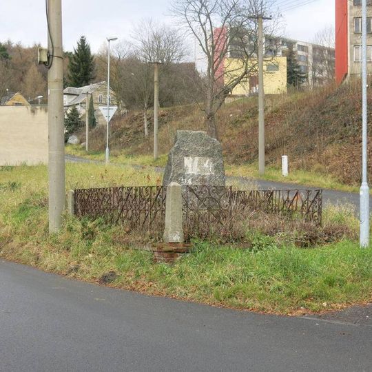 Pomník v Křižatecké ulici v Janově u Litvínova