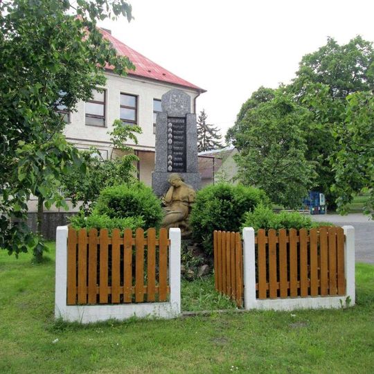 Pomník padlým ve Hlohovicích