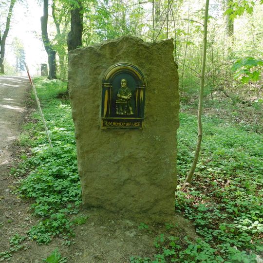 Reliéf svatého Klementa Maria Hofbauera na Cestě českých svatých u Petrohradu