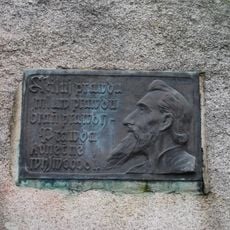 Památník v Horažďovicích v Husově ulici