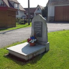 Pomník padlým v druhé světové válce v Obratani