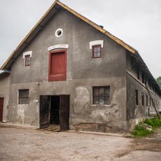 Stajnia, ob. obora i chlewnia