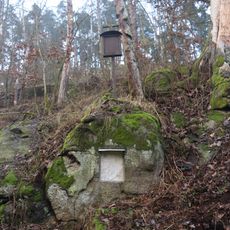 Kříž v údolí na počátku Dalešické přehrady