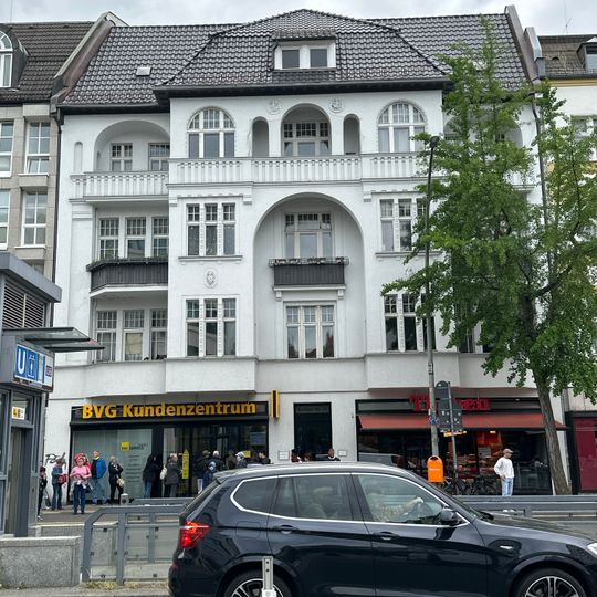 Wohn- und Geschäftshaus Berliner Straße 1A