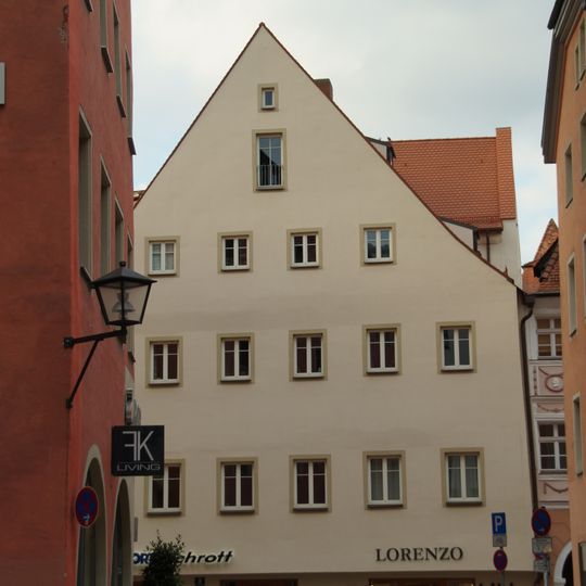 Wohn- und Geschäftshaus