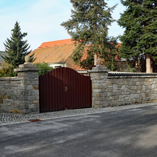 Einfriedung der Schlossmühle Mühlweg 7