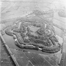 Fort bij Rijnauwen, aardwerk