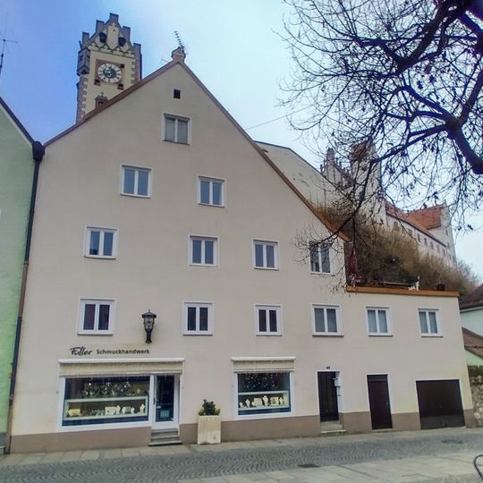 Wohn- und Geschäftshaus