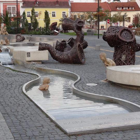 Kašna Jizera na Staroměstském náměstí v Mladé Boleslavi