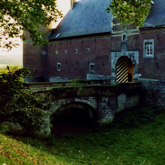 Kasteel Mheer: twee toegangsbruggen