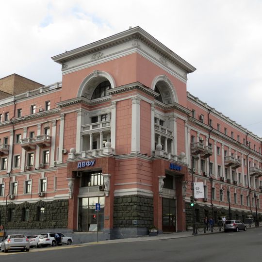Здание гостиницы Красный Владивосток