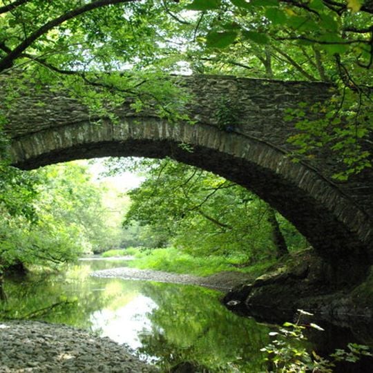 Pont Llyn Gigfran