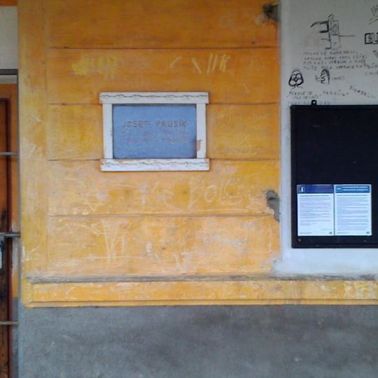Pamětní deska Josefa Prusíka v Kralovicích