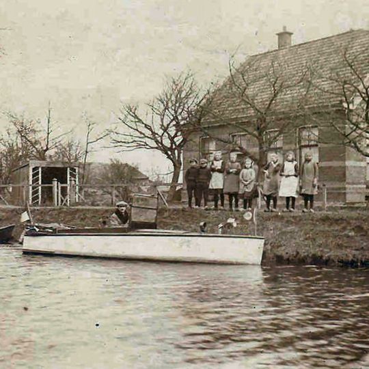 Dwarsgracht 36-38, Giethoorn