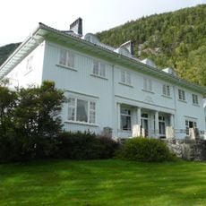 ADMINI RJUKAN MED ADMINIPARKEN (SØLVVOLDEN ØSTRE)