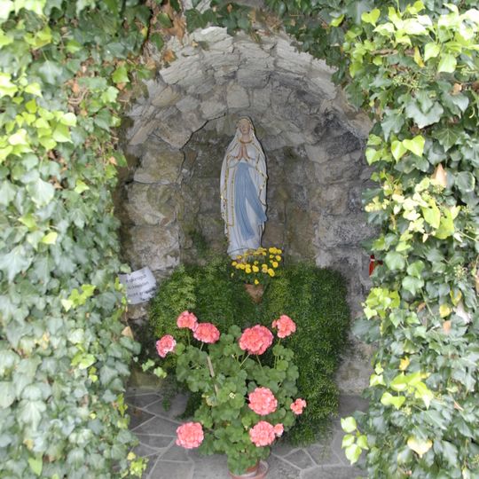 Mariengrotte im alten Friedhof