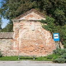 Garden wall in Henryków