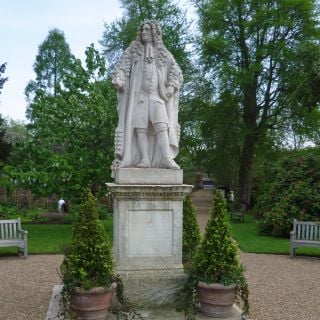 Statue of Hans Sloane