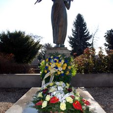 Pamiatky na Ľ. Štúra, hrob s náhrobníkom