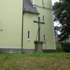 Kříž u kostela ve Stupnu