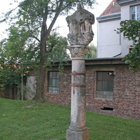 Sloup se sousoším Nejsvětější Trojice