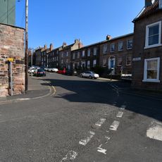 6 And 8, Ravensdowne