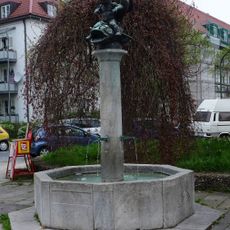 Brunnen mit Figur