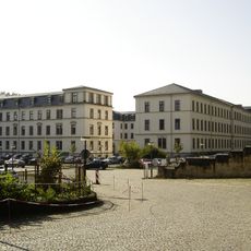 Olbrichtplatz 1, Arsenal