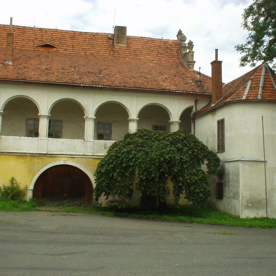 Mokrosuky Castle