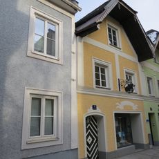 Wohn- und Geschäftshaus