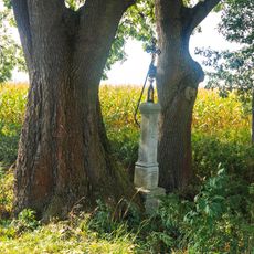 Kříž severně od Podolí u rybníka Chválovec