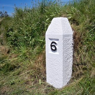 Milestone Approximately 198M East Of Wheal Bal Farm