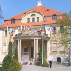 Robert Schweikert's palace