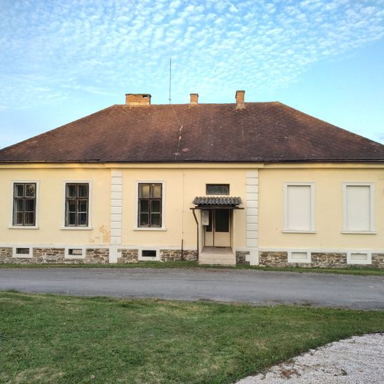 Bývalá škola Jarov