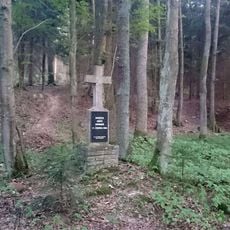 Památník obětí povodně jižně od Postupic