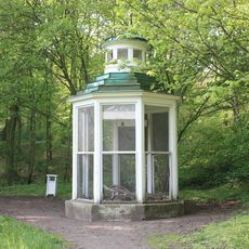 Voliéra v parku zámku Krásný Dvůr