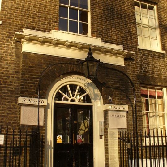 3 North, Kings Bench Walk Ec4