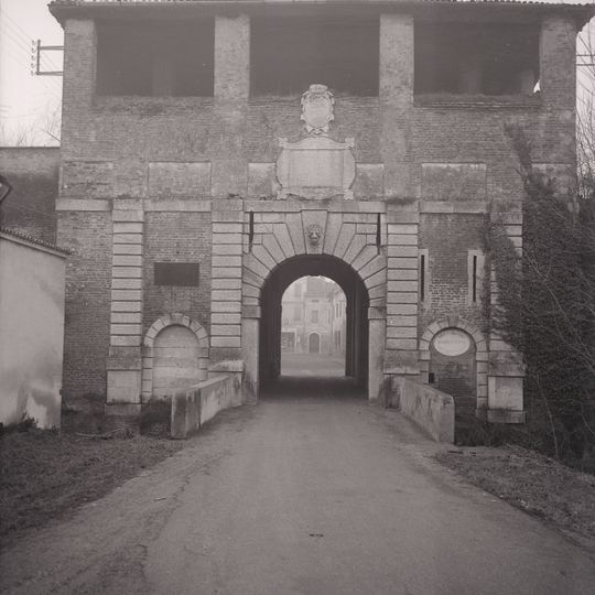 Porta Vittoria