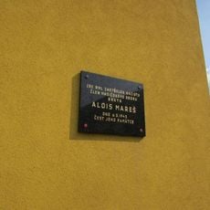 Pamětní deska Aloise Mareše v Mladé Vožici