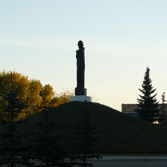 Памятник советским воинам, погибшим в боях с немецко-фашистскими захватчиками за Малоярославец в 1941 году