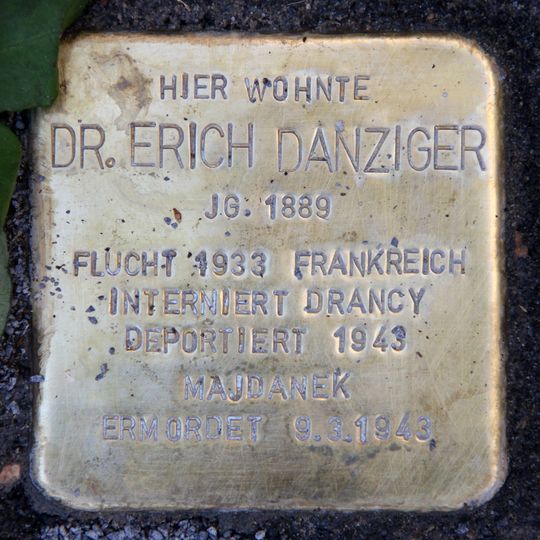 Stolperstein en memoria de Dr. Erich Danziger