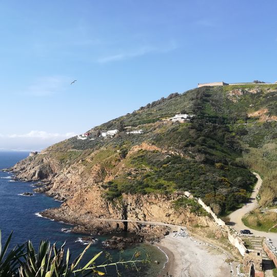 Zona marítimo-terrestre del Monte Hacho