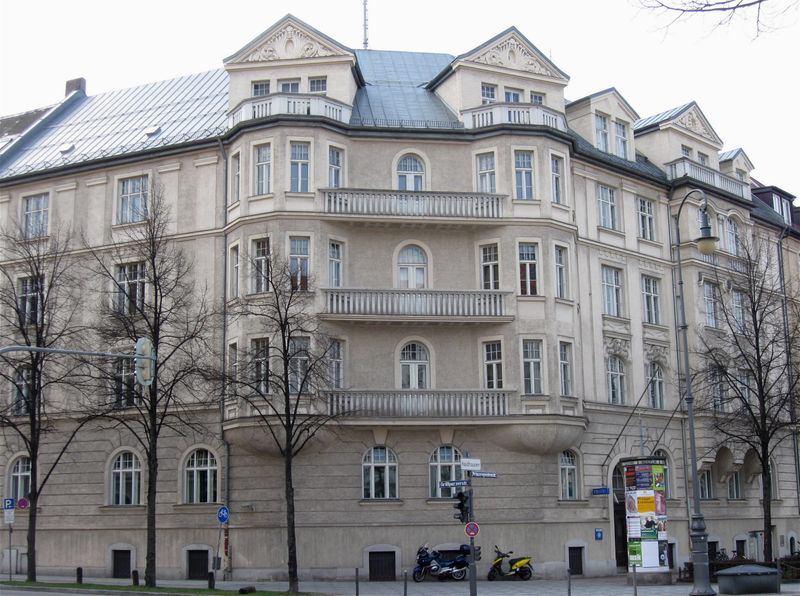the apartment (adlph deutsch rare3点set) Studio Apartment complex created from 20lbs of (completely
