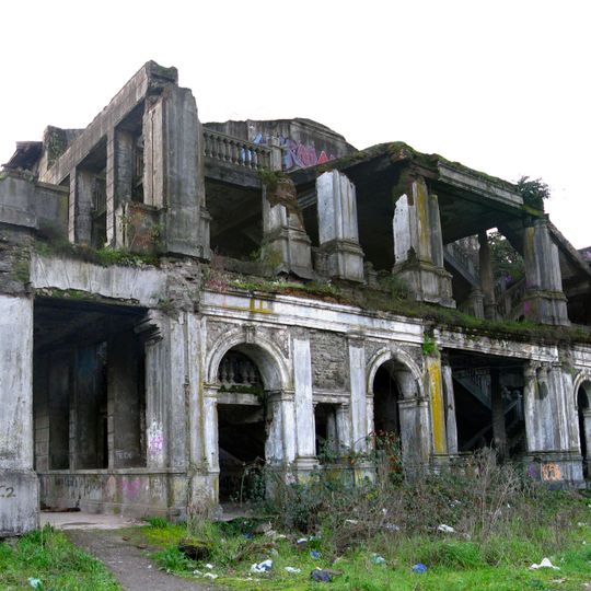 Teatro Enrique Molina