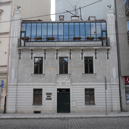 Dům s bývalým fotoatelierem Hrbek