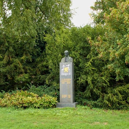 Pomník T. G. Masaryka v Hlušovicích na Hlavní ulici