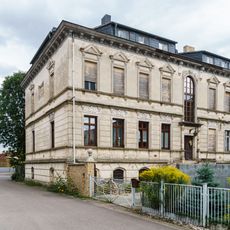 Wohnhaus eines Bauernhofes, mit Vorgarten und Einfriedung Ringstraße 3
